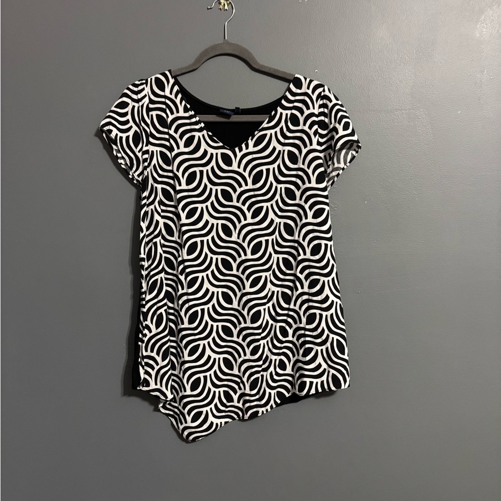 Kaari blue brand black and white v-neck blouse size large